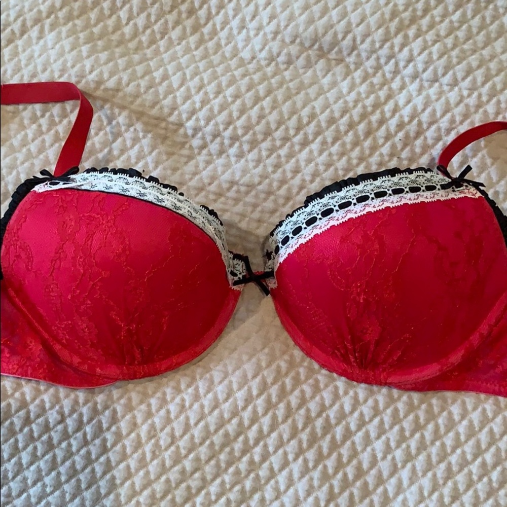 Red lace Victoria’s Secret bra
